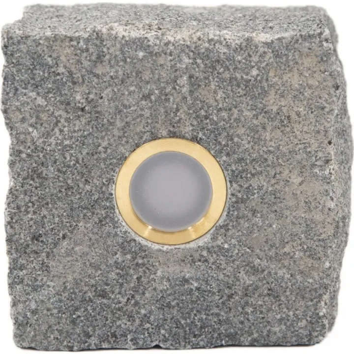 Light By Juul Light By Juhl chaussesten med Cosmos spot, 9x9 cm, messing – udendørslampe — produktfoto
