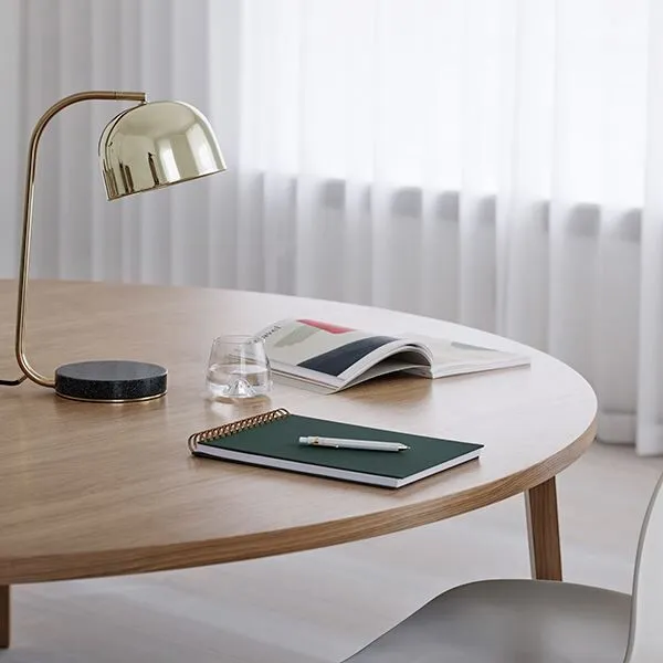 Normann Copenhagen Grant Messing – bordlampe — produktfoto