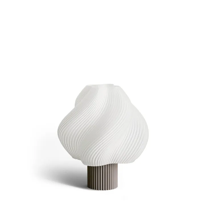 Créme Atelier Crème Atelier Soft Serve Mocha – transportabel bordlampe — produktfoto