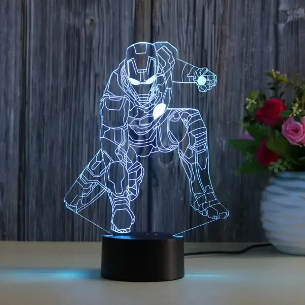 Iron Man 3D lampe. Farveskift mellem 7 farver. – dekorationslys — produktfoto