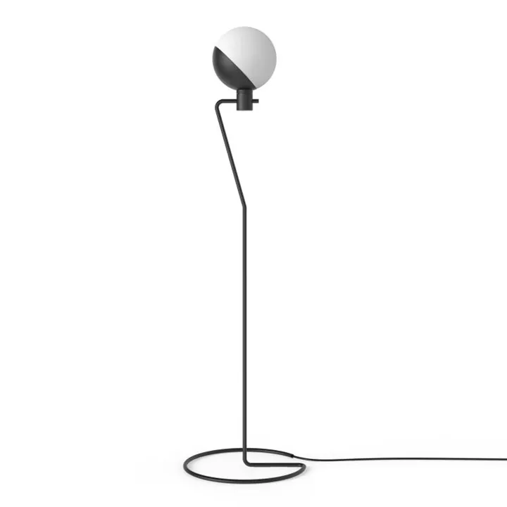 Grupa Baluna Sort – gulvlampe — produktfoto