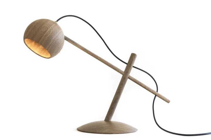 Brdr. Krüger Lune Røget Egetræ – bordlampe — produktfoto