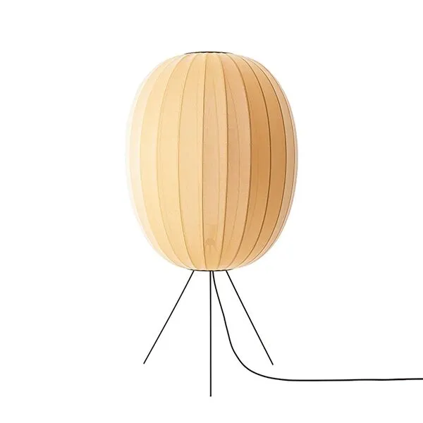 Made By Hand Knit-Wit Round Ø65 Medium Gul – gulvlampe — produktfoto