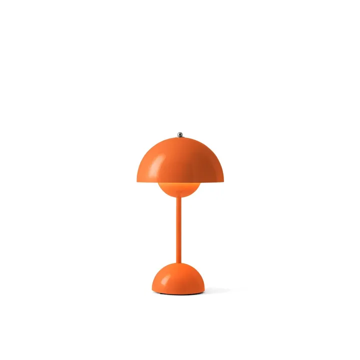 &Tradition Flowerpot VP9 Zesty Orange – transportabel bordlampe — produktfoto