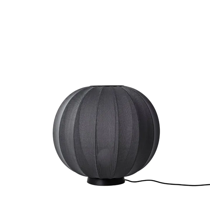 Made By Hand Knit-Wit 60 Round Sort – gulvlampe — produktfoto