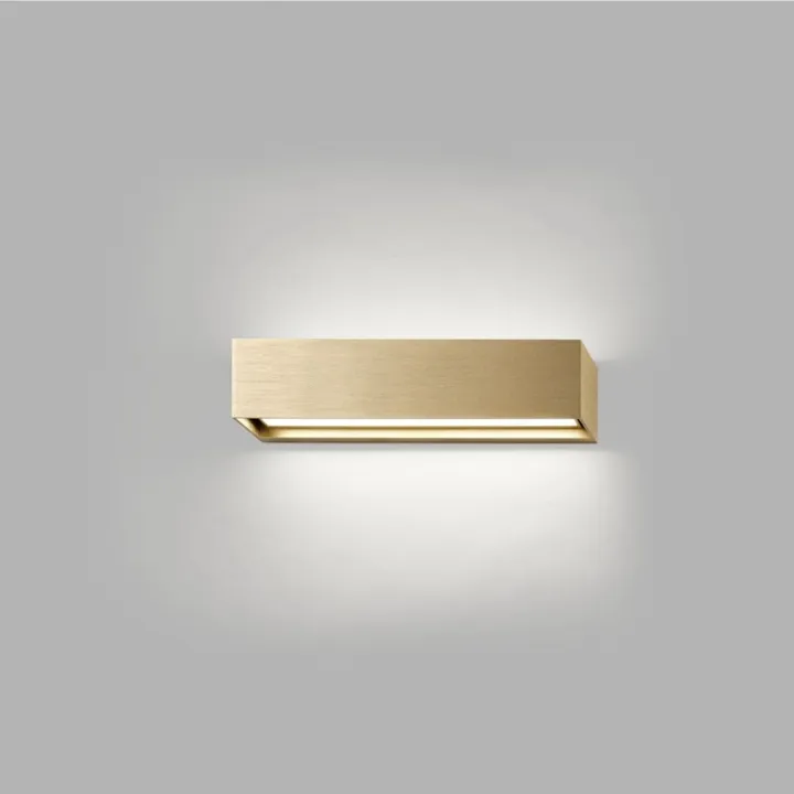 LIGHT-POINT LINEA W2 300 - Brass – væglampe — produktfoto
