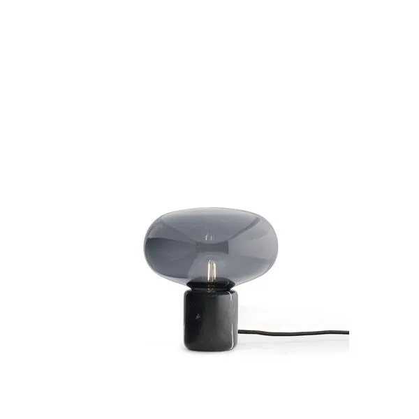 New Works Karl-Johan Sort Marquina med Røget Glas – bordlampe — produktfoto