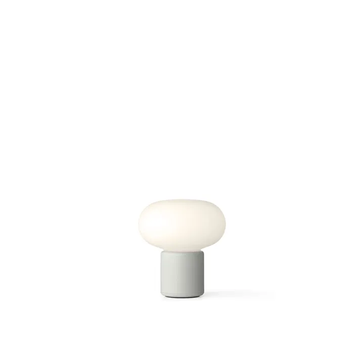 New Works Karl-Johan Light Grey – transportabel bordlampe — produktfoto