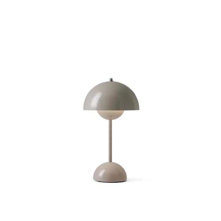 &Tradition Flowerpot VP9 Grå Beige – transportabel bordlampe — produktfoto