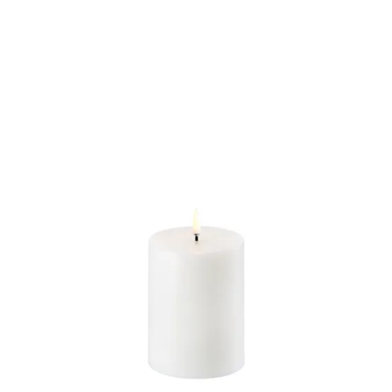 Uyuni LED bloklys, Ivory, Smooth, 7,8x10 cm – LED-stearinlys — produktfoto