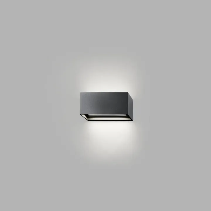 LIGHT-POINT LINEA W1 150 - Sort – væglampe — produktfoto