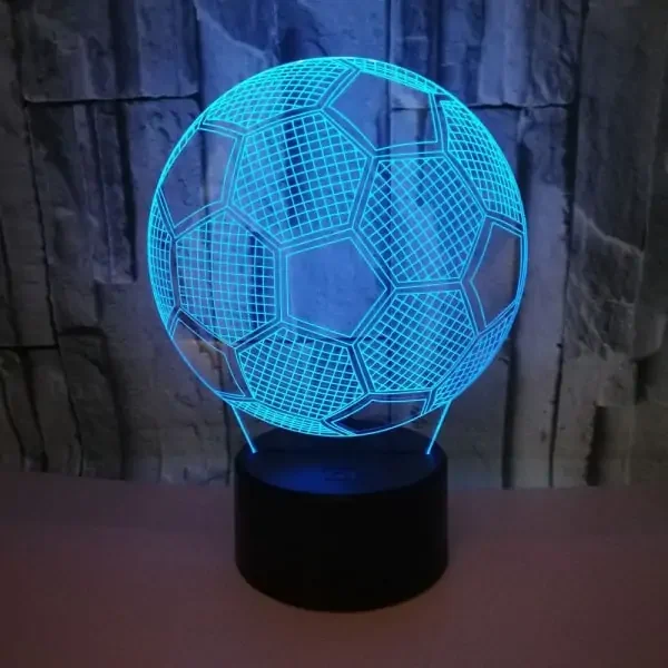 Flot fodbold 3D lampe. Lysende fodbold. Farveskift mellem 7 farver. – dekorationslys — produktfoto