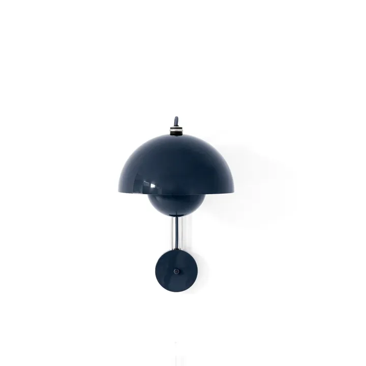&Tradition Flowerpot VP8 Steel Blue – væglampe — produktfoto