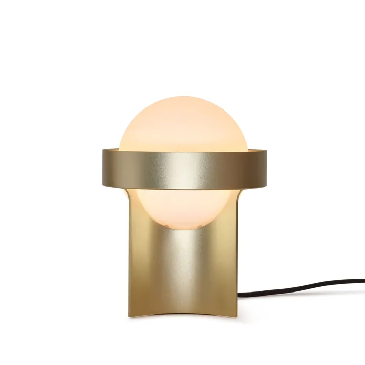 Tala Loop Stor Guld med Sphere IV – bordlampe — produktfoto