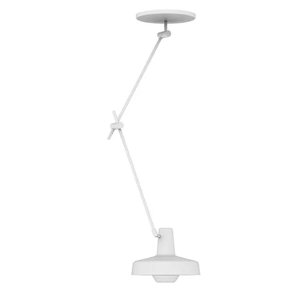Grupa Arigato Hvid – loftlampe — produktfoto