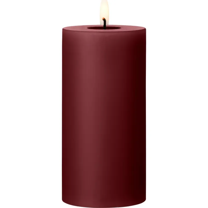 ester & erik LED bloklys, bordeaux, 15 cm – LED-stearinlys — produktfoto