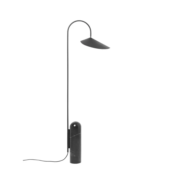 Ferm Living Arum Sort – gulvlampe — produktfoto