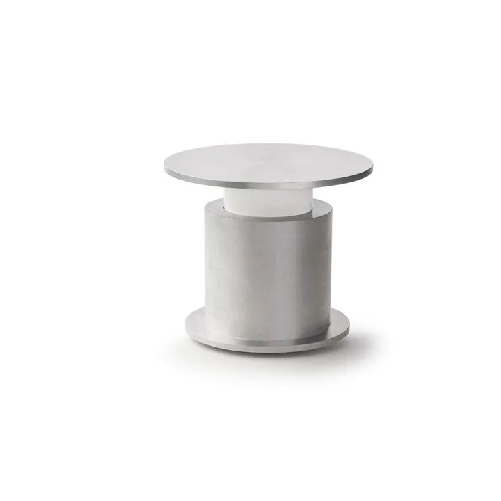Wästberg W241 Faro Raw Tumbled – transportabel bordlampe — produktfoto