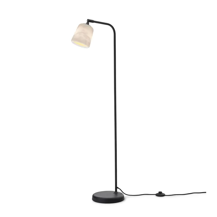 New Works Material The Black Sheep Marmor – gulvlampe — produktfoto