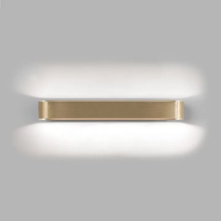 LIGHT-POINT AURA W3 Messing – væglampe — produktfoto