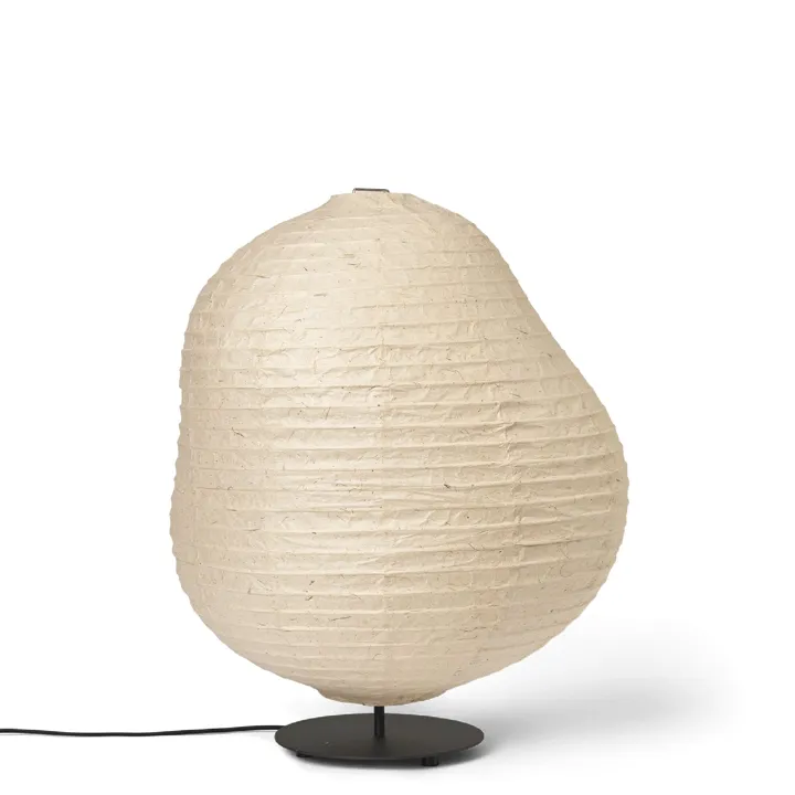 Ferm Living Kurbis Lav Natural/Sort – gulvlampe — produktfoto