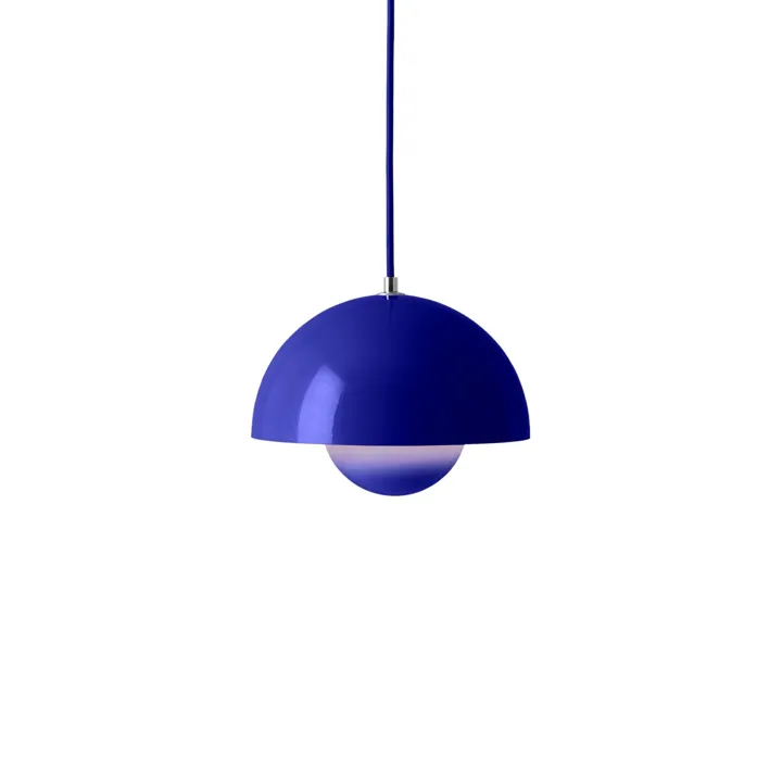 &Tradition Flowerpot VP1 Cobalt Blue – pendel — produktfoto