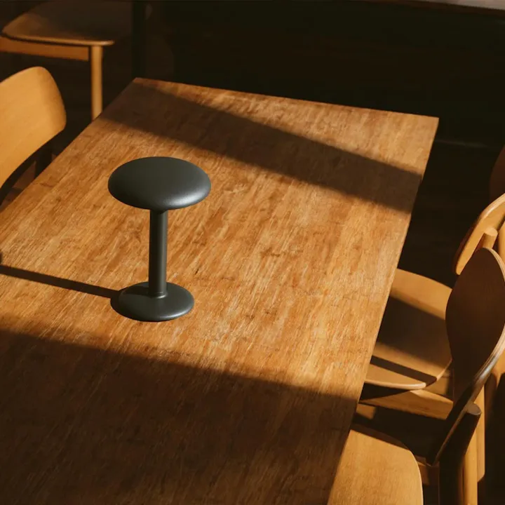 Flos Gustave Transportabel Mat Hvid 3000K – transportabel bordlampe — produktfoto