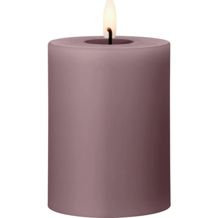 ester & erik LED bloklys, lilla, 10 cm – LED-stearinlys — produktfoto