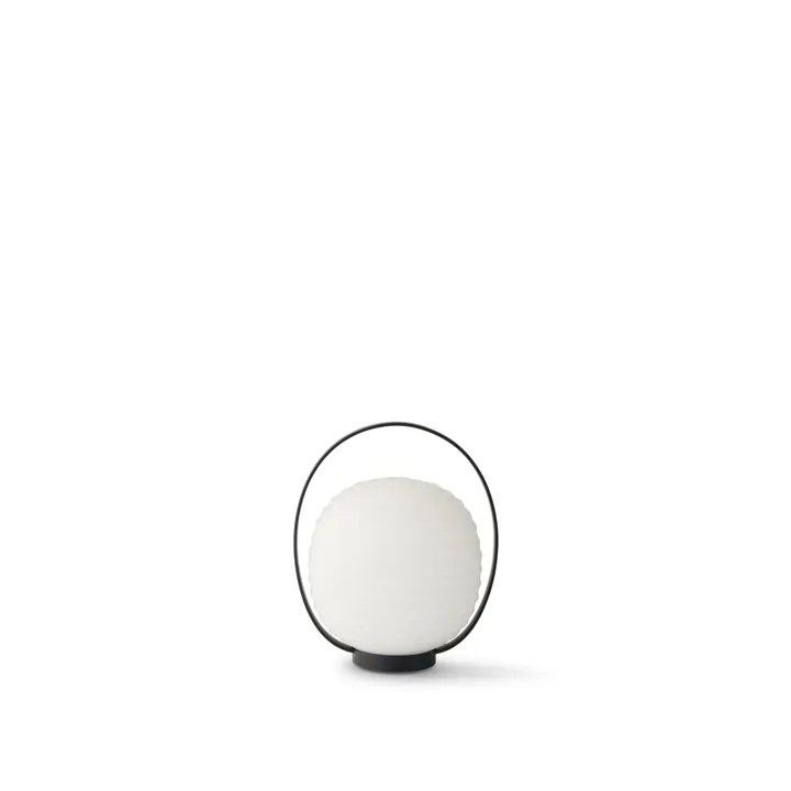New Works Lantern Sort/Opal – transportabel bordlampe — produktfoto