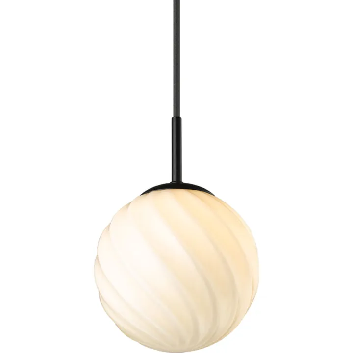 Halo Design Twist Ball , sort, Ø15 cm – pendel — produktfoto
