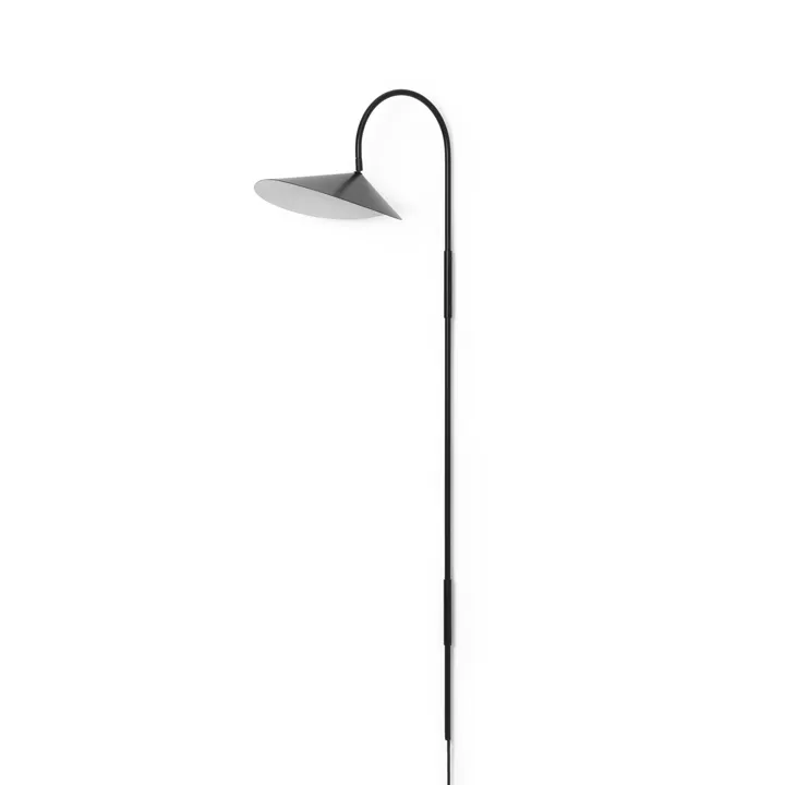 Ferm Living Arum Swivel Høj Sort – væglampe — produktfoto