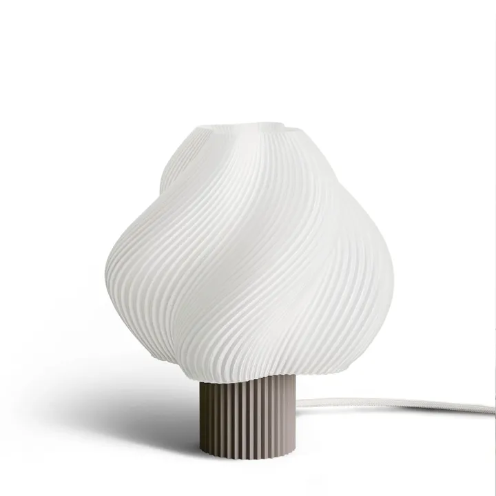 Créme Atelier Crème Atelier Soft Serve Regular Mocha – bordlampe — produktfoto