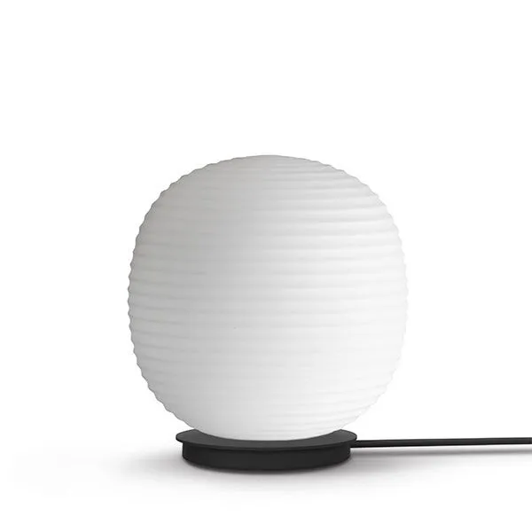 New Works Lantern Globe Hvid Mellem – bordlampe — produktfoto