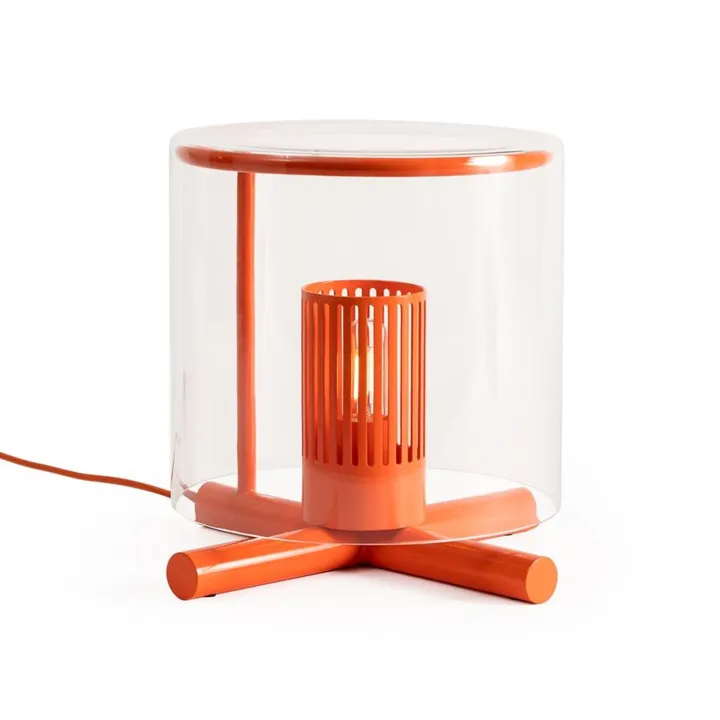 Design House Stockholm Fireplace Rød – bordlampe — produktfoto