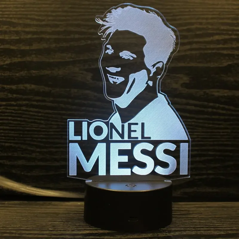 Messi 3D lampe. Lionel Messi natlampe. Farveskift mellem 7 farver. – dekorationslys — produktfoto