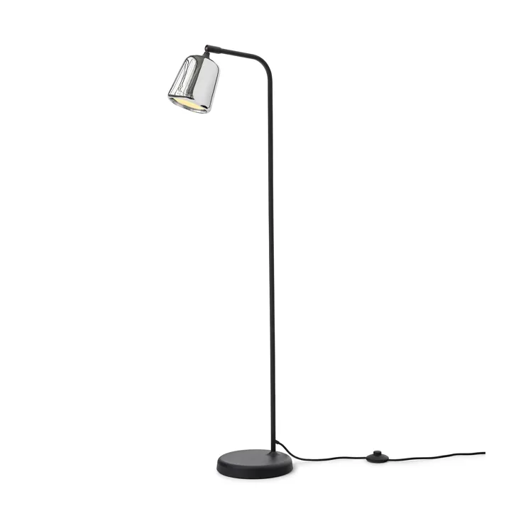 New Works Material Stål – gulvlampe — produktfoto