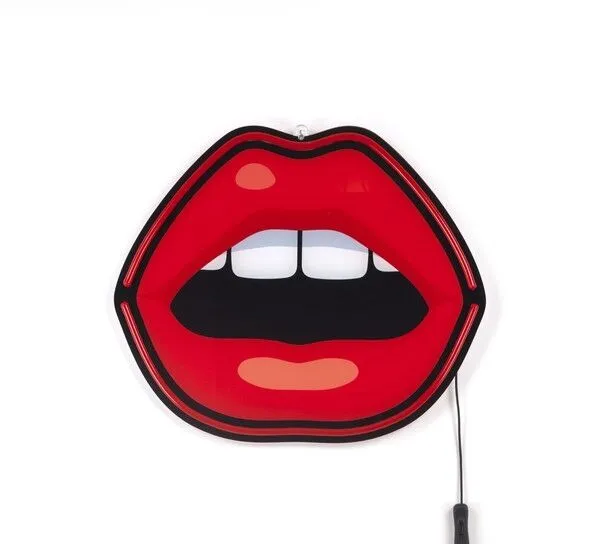 Seletti Blow Mouth LED Rød – væglampe — produktfoto