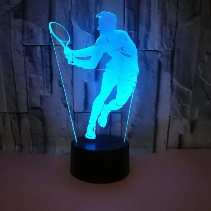 Tennis 3D lampe. Lysende mandlig tennisspiller. Farveskift mellem 7 farver. — produktfoto