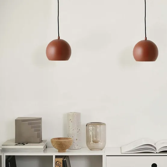Frandsen Lighting Ball Ø18, mat terracotta rød – pendel — produktfoto