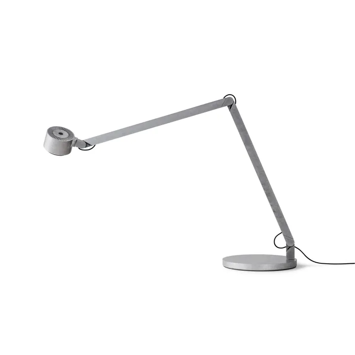 Wästberg W227 Winkel Alu Raw Tumbled – bordlampe — produktfoto