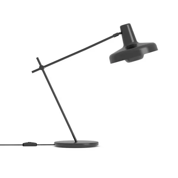 Grupa Arigato Kort Sort – bordlampe — produktfoto