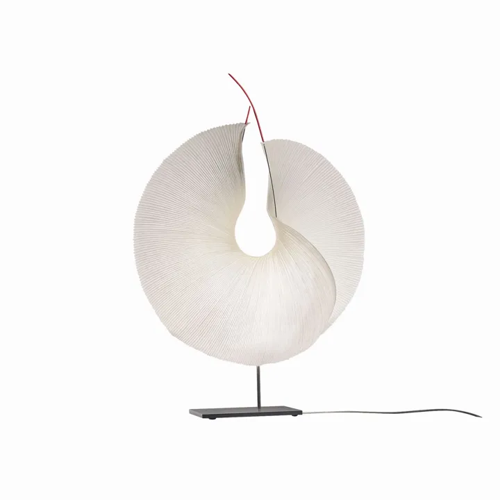 Ingo Maurer Yoruba Rose Hvid – bordlampe — produktfoto