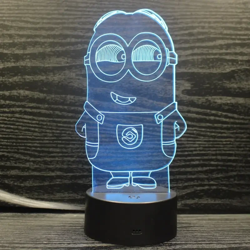Minions 3D lampe. Sjov Natlampe med en af de søde Minions. Farveskift mellem 7 farver. — produktfoto