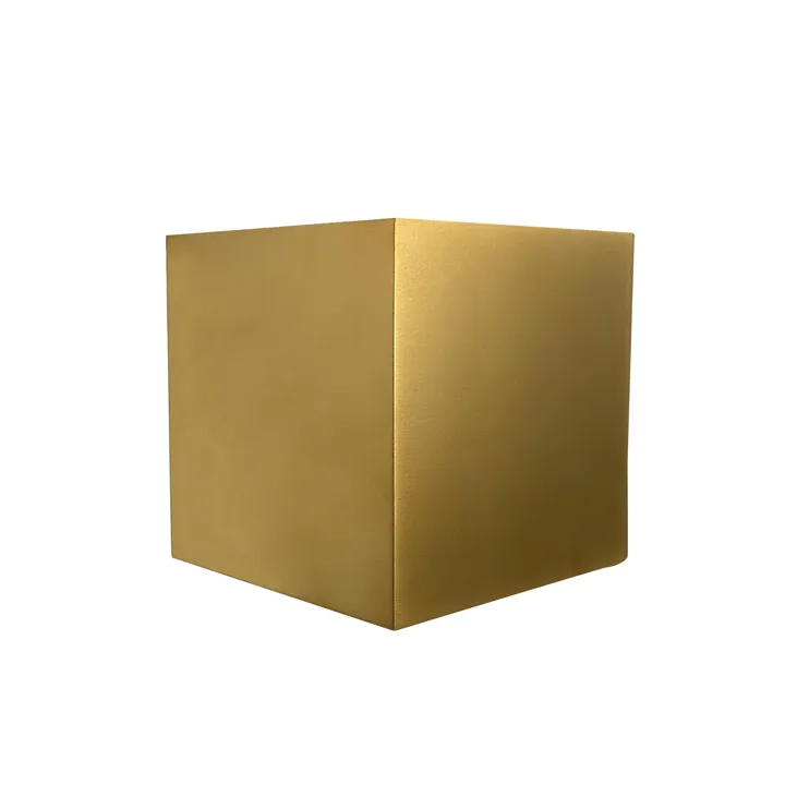 Dyberg Larsen Venus 10x10 Messing – væglampe — produktfoto
