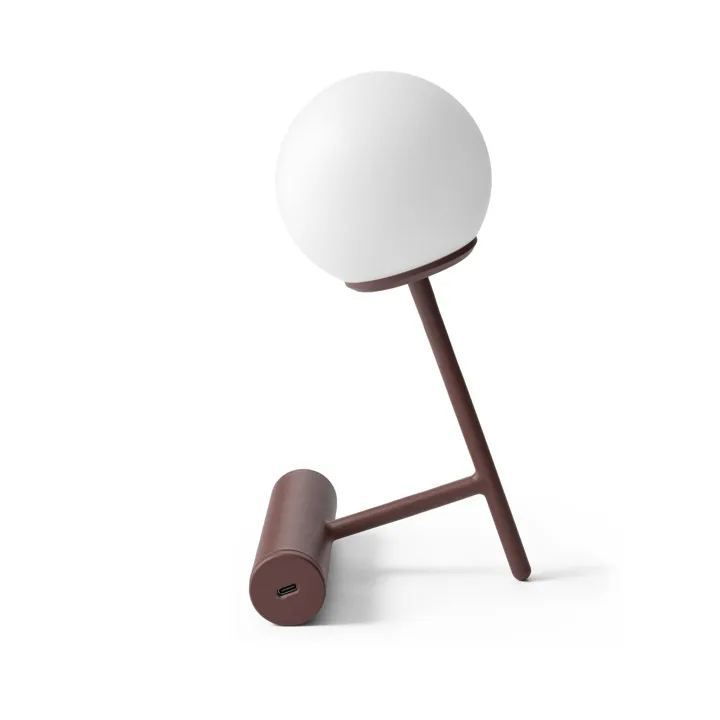 Audo Copenhagen Phare LED Mørkerød – bordlampe — produktfoto