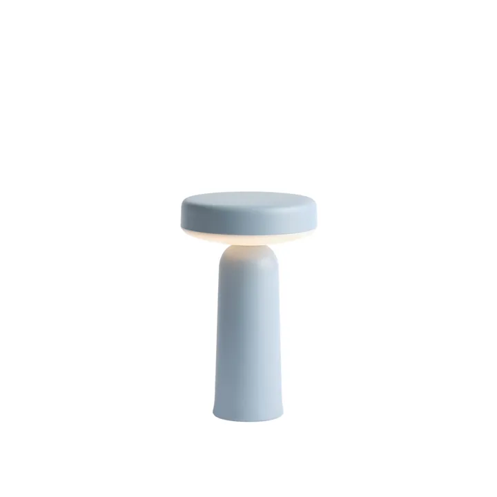 Muuto Ease Lyseblå – transportabel bordlampe — produktfoto