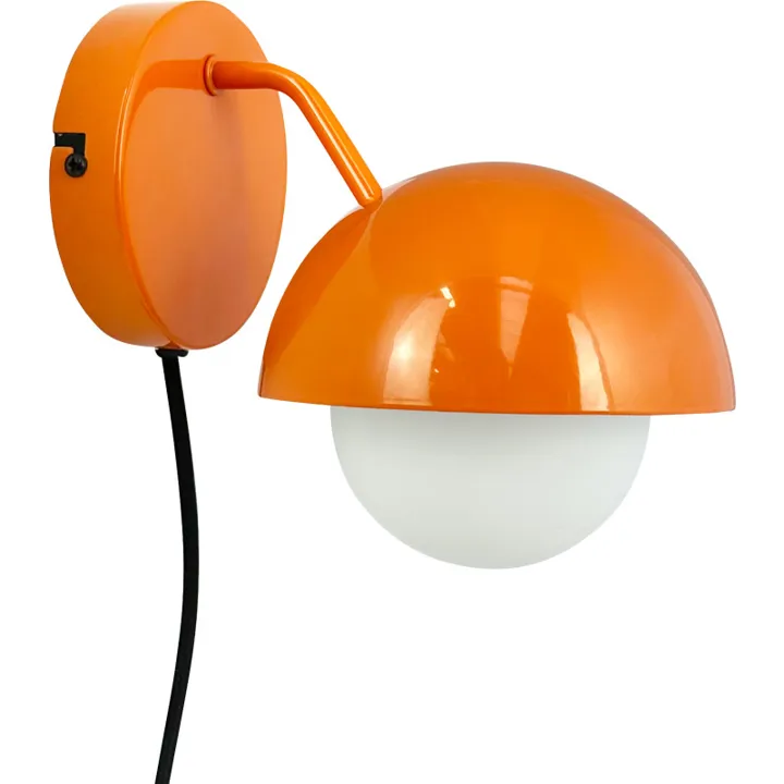 Dyberg Larsen Rose , orange – væglampe — produktfoto