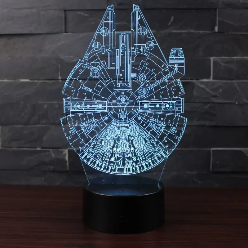 Tusindårsfalken 3D lampe. Natlampe med The Millennium Falcon. Farveskift mellem 7 farver. — produktfoto