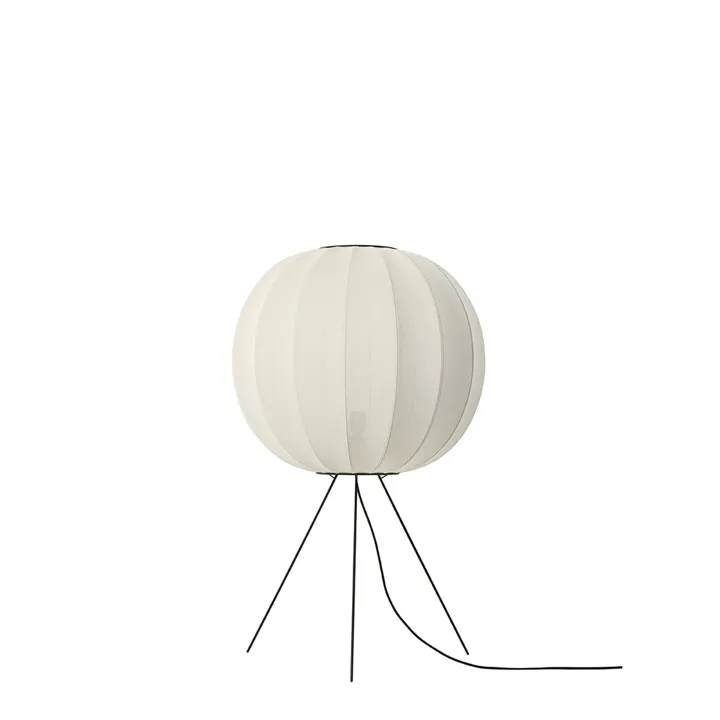 Made By Hand Knit-Wit Round Ø60 Medium Pearl White – gulvlampe — produktfoto