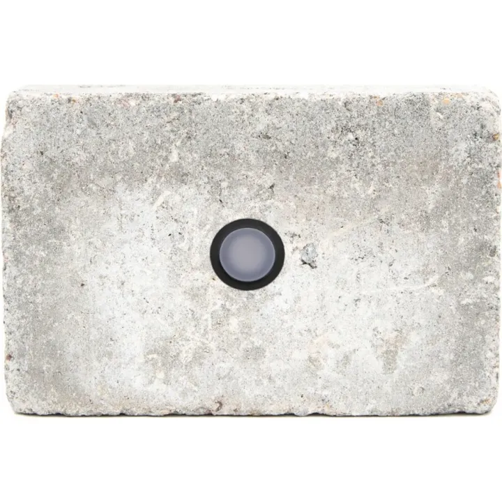 Light By Juul Light By Juhl holmegaardsten med Cosmos sort spot, 14x21x5,5 cm, grå – udendørslampe — produktfoto